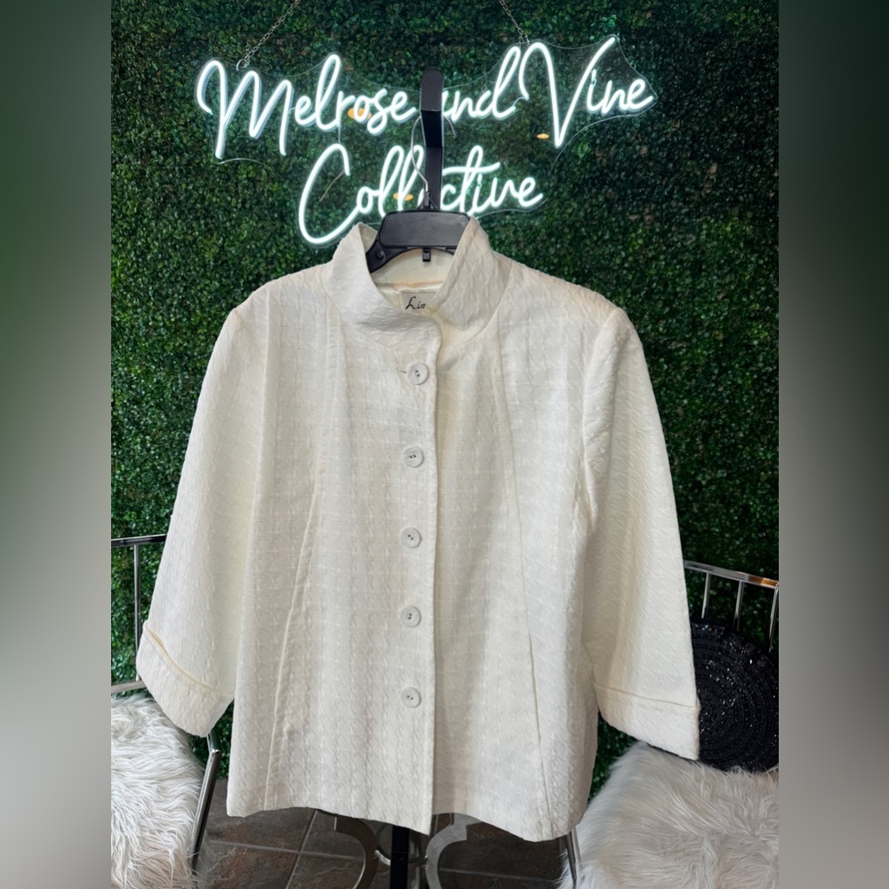 New without tags Linea by Louis Dell Olio white jacket.  Size XL